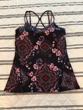 Women’s Gaiam floral geometric black purple athletic tank top M EUC built in bra
